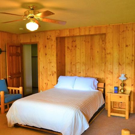 Villa Twin Peaks Guest Ranch Salmon Exterior foto