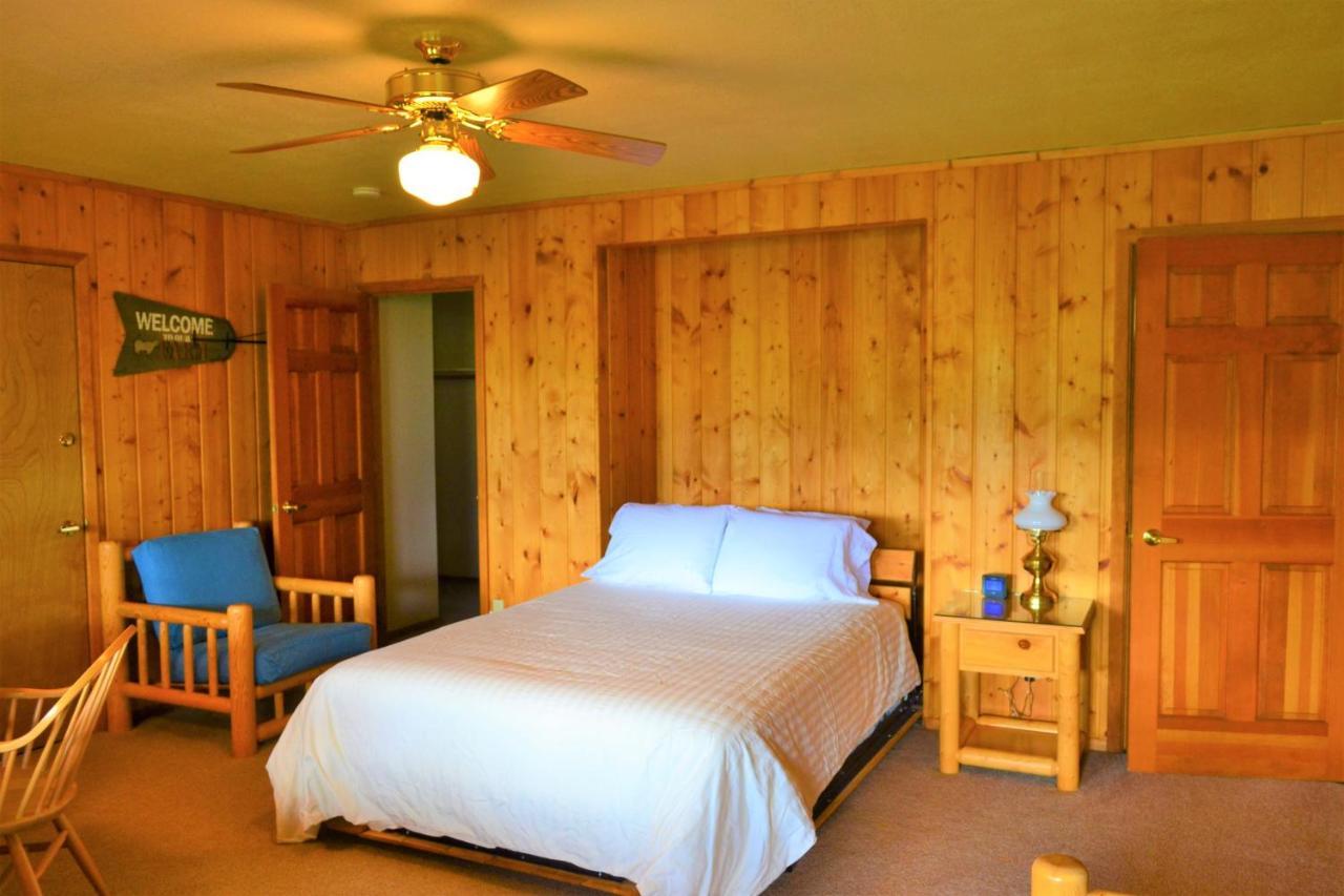 Villa Twin Peaks Guest Ranch Salmon Exterior foto
