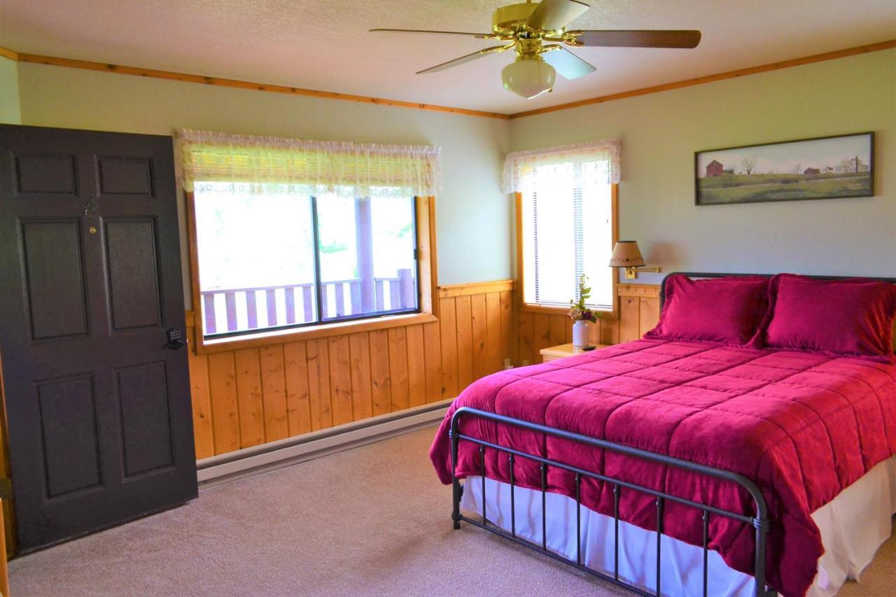 Villa Twin Peaks Guest Ranch Salmon Exterior foto