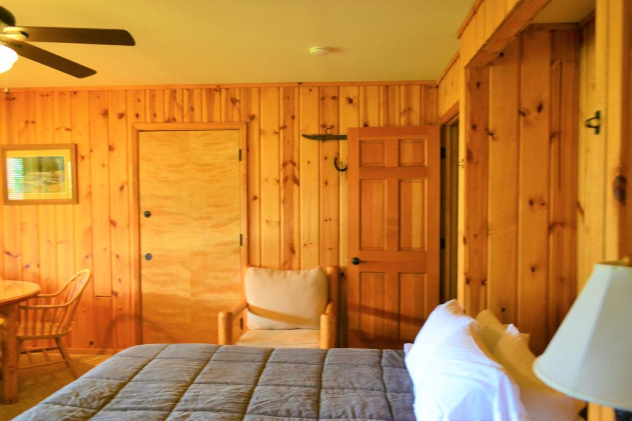 Villa Twin Peaks Guest Ranch Salmon Exterior foto
